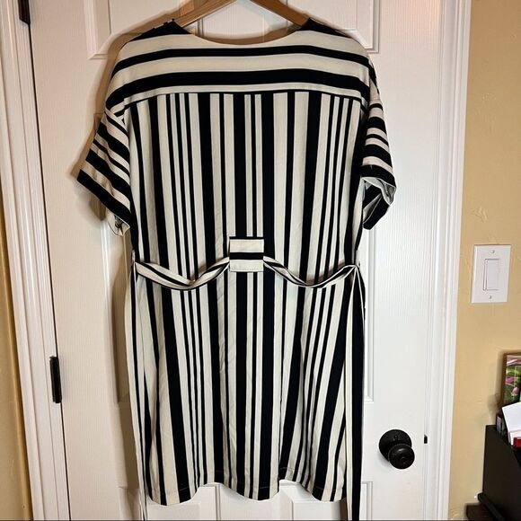 Felicity & Coco Sterling W/Tie Dress Size Large. - Picture 5 of 8